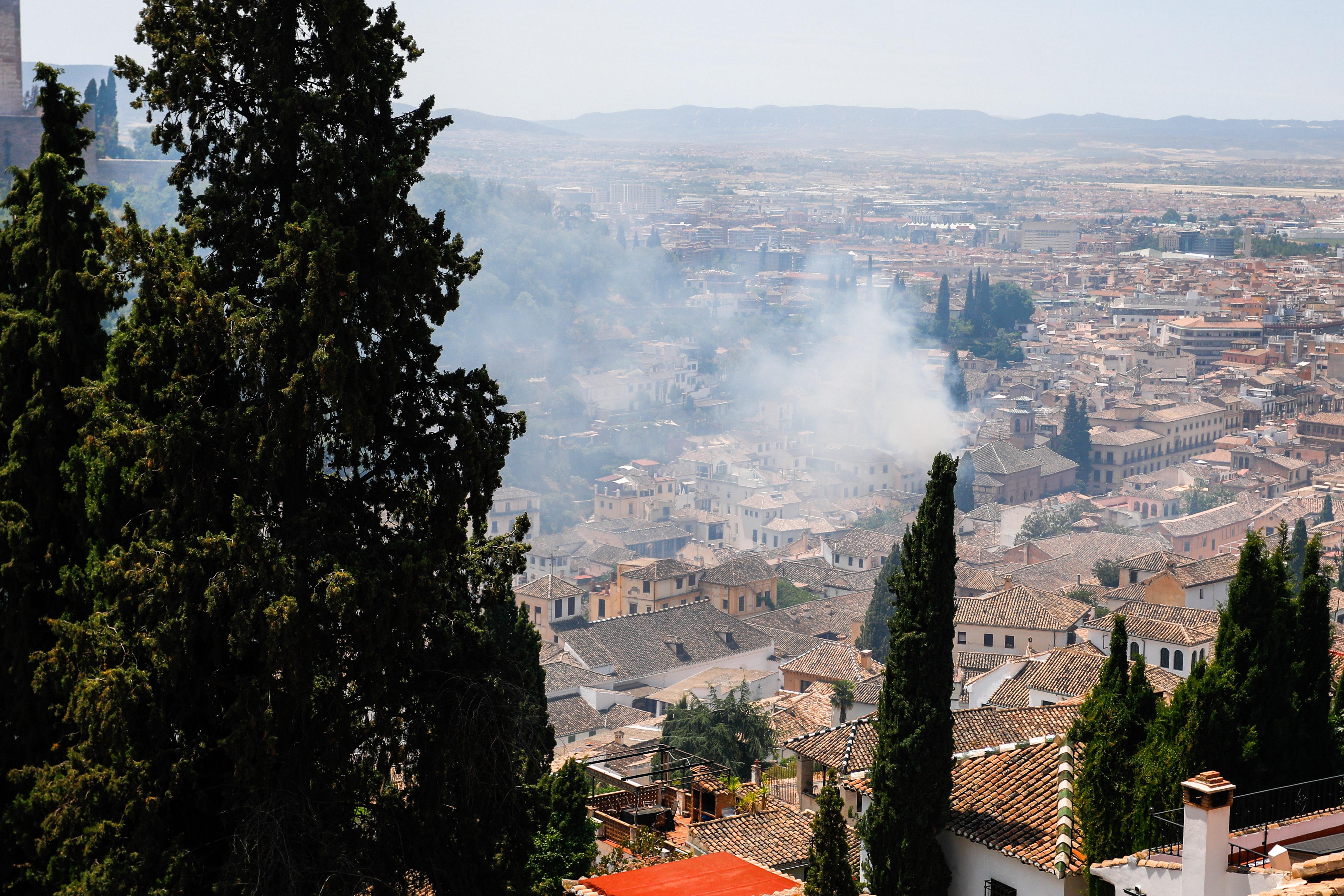 Las espectaculares imágenes del incendio desde el Albaicín