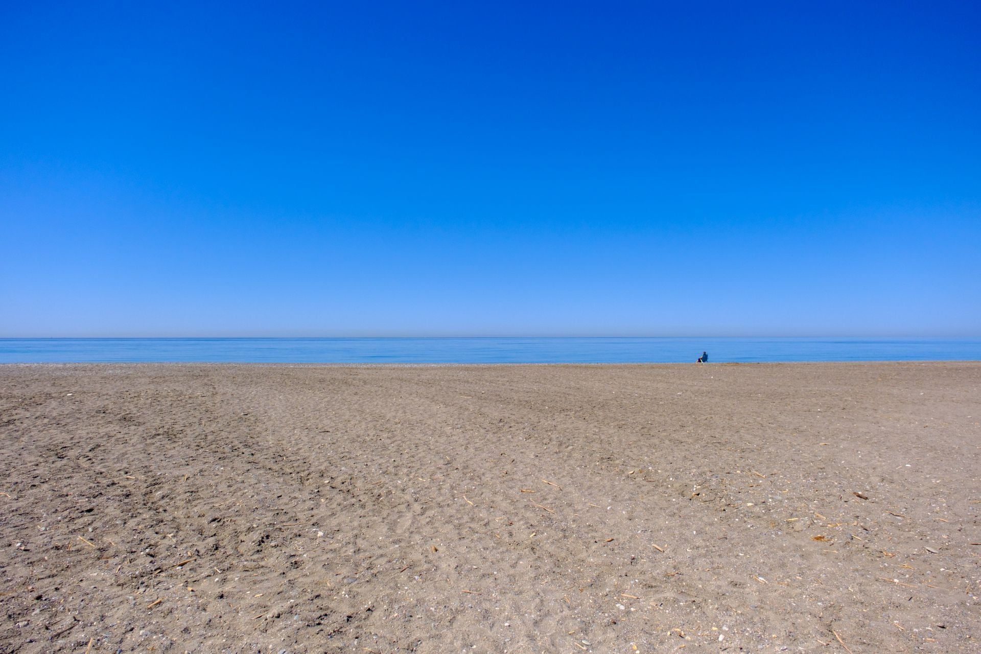 Así está Playa Granada con el espigón al 90%