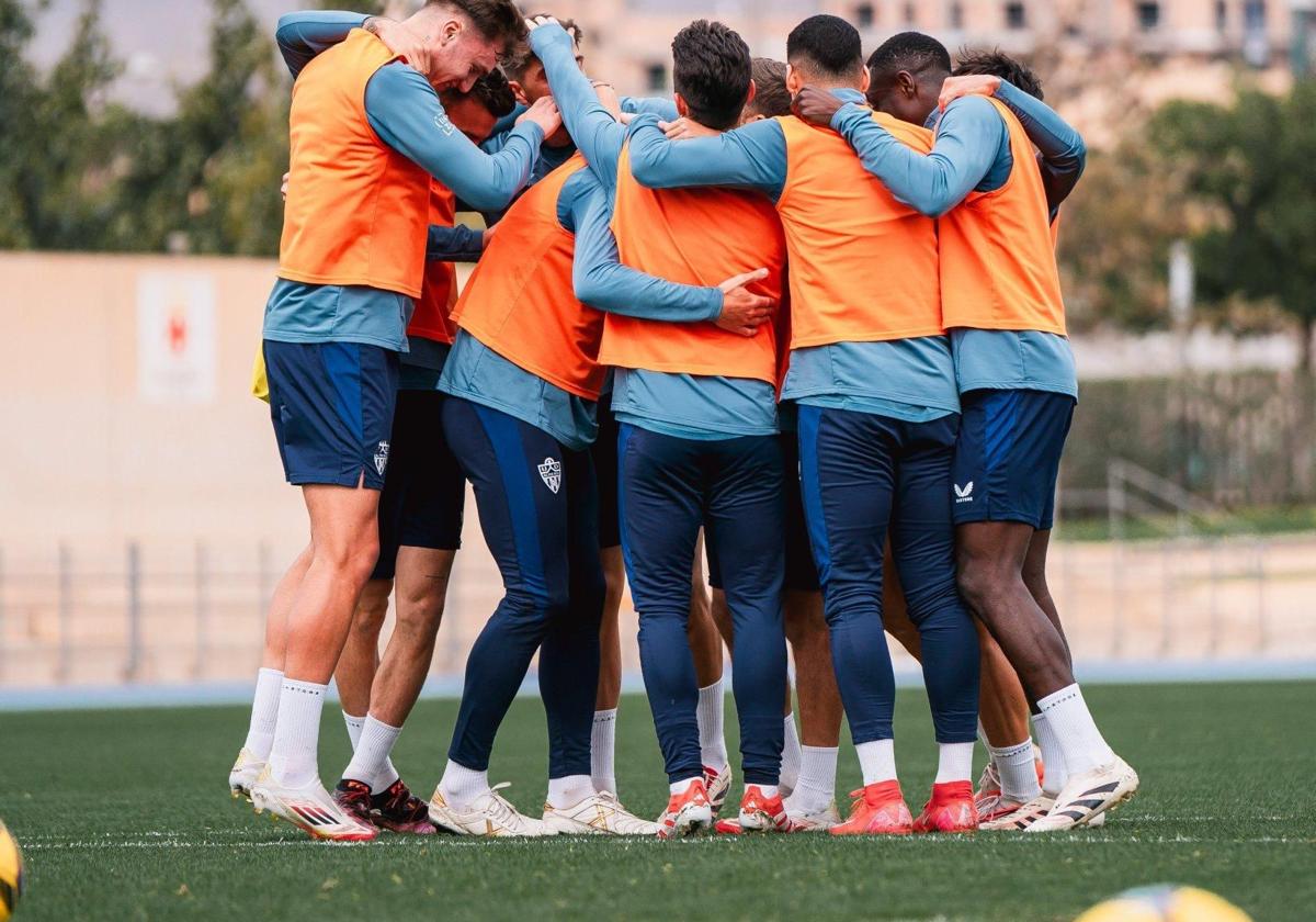 Pese a todo, el Almería se vuelve a soñar