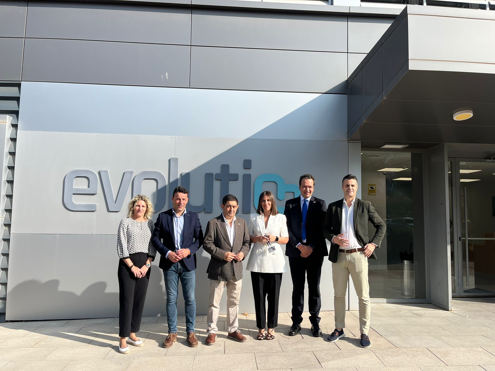 Visita a la empresa Evolutio por parte de representantes del gobierno de la Diputación.