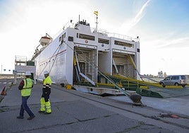 La naviera Baleària inició la conexión con el barco Volcán de Tauce.