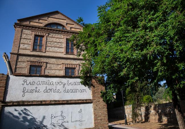 Trasera de la Fábrica.