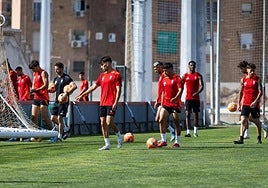 Último entrenamiento del Granada la temporada pasada, antes de viajar a Santander.
