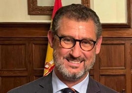 Gonzalo Martínez-Carrasco y De Santiago .