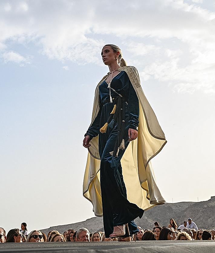 Imagen secundaria 2 - Almería viste la mejor moda y las últimas tendencias en una nueva edición de AMAC a los pies de la Alcazaba