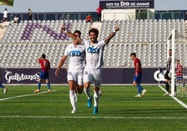 Momento de celebración del primer gol del partido.