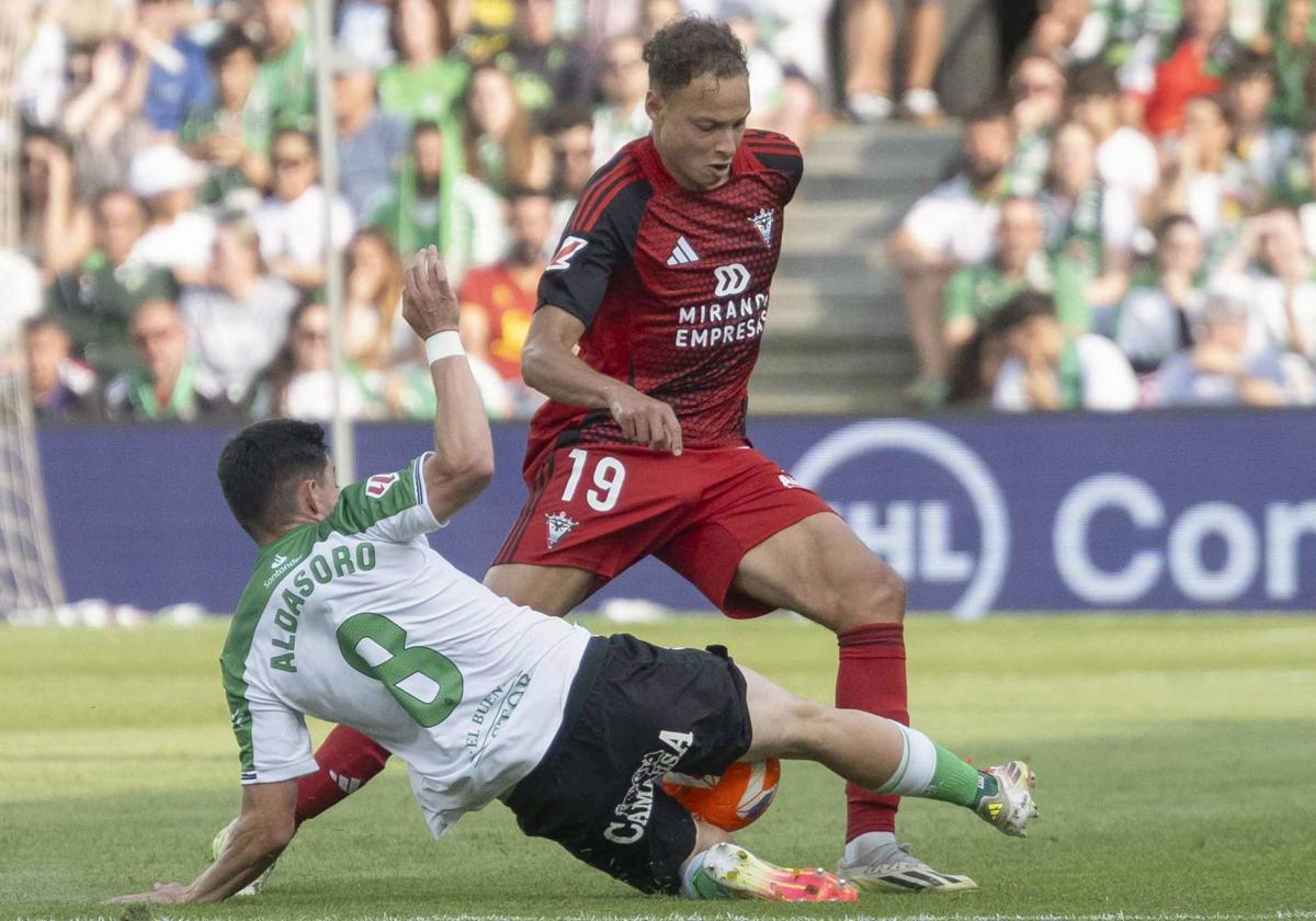 El Racing rasca un empate sobre la bocina al Mirandés