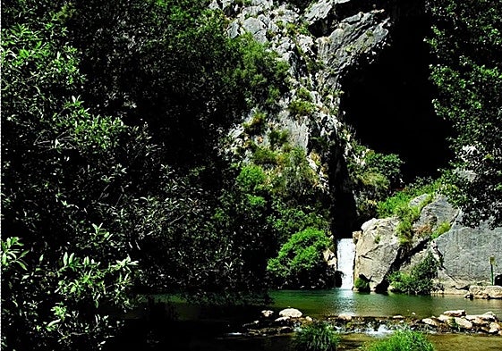 La Cueva del Gato, la piscina natural que enamora a National Geographic