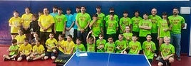 Cerca de 50 deportistas clausuran la temporada de la Escuela Municipal de Tenis de Mesa y Bádminton en Almuñécar