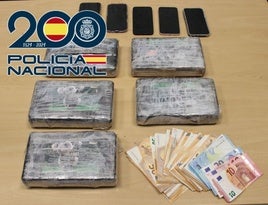 La Policía descubre 160 viviendas 'pinchadas' a la luz en operaciones antidroga en Granada solo en mayo