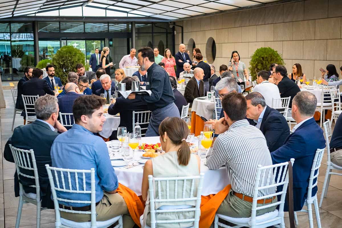 Las imágenes del desayuno informativo de IDEAL sobre la IA en la empresa