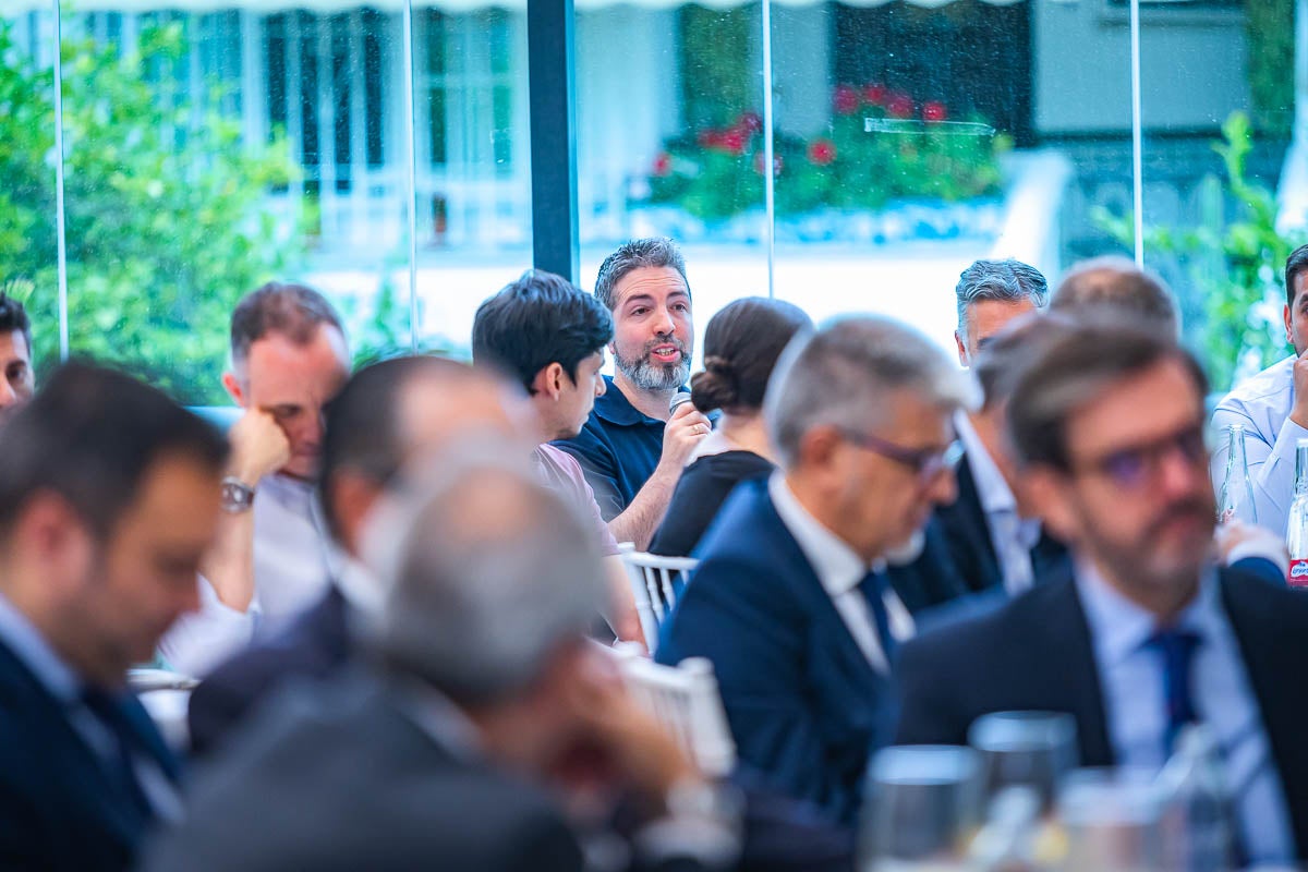 Las imágenes del desayuno informativo de IDEAL sobre la IA en la empresa