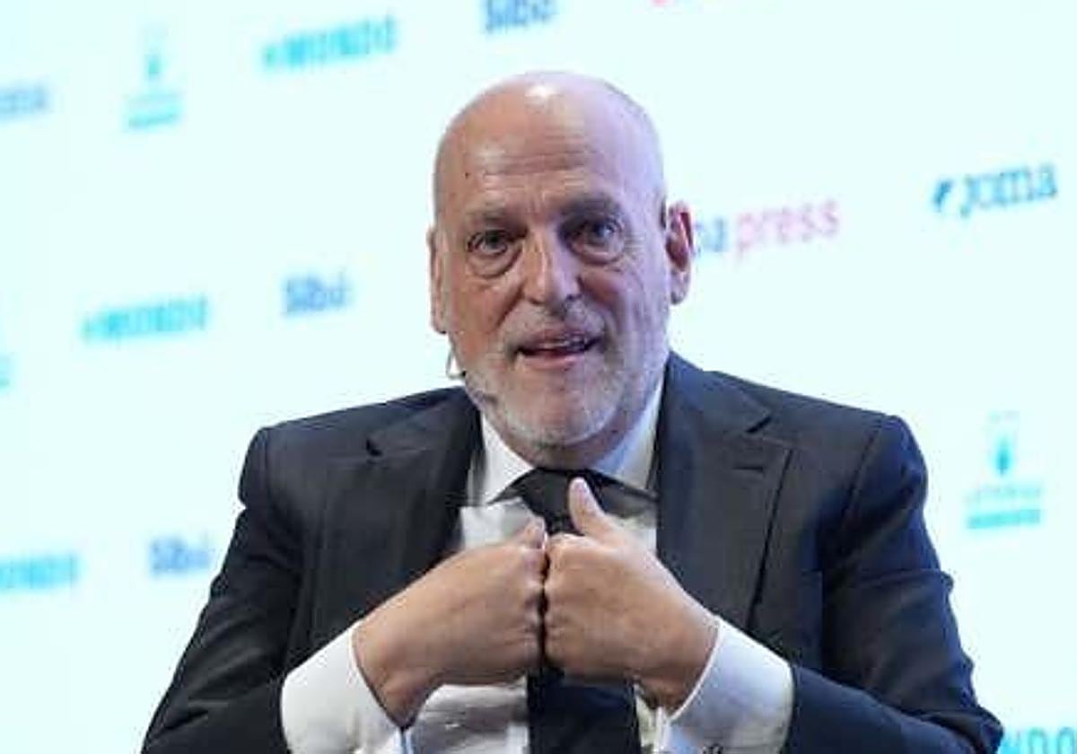 Javier Tebas considera «mala suerte» que el Almería no pueda tener a Luis Suárez.