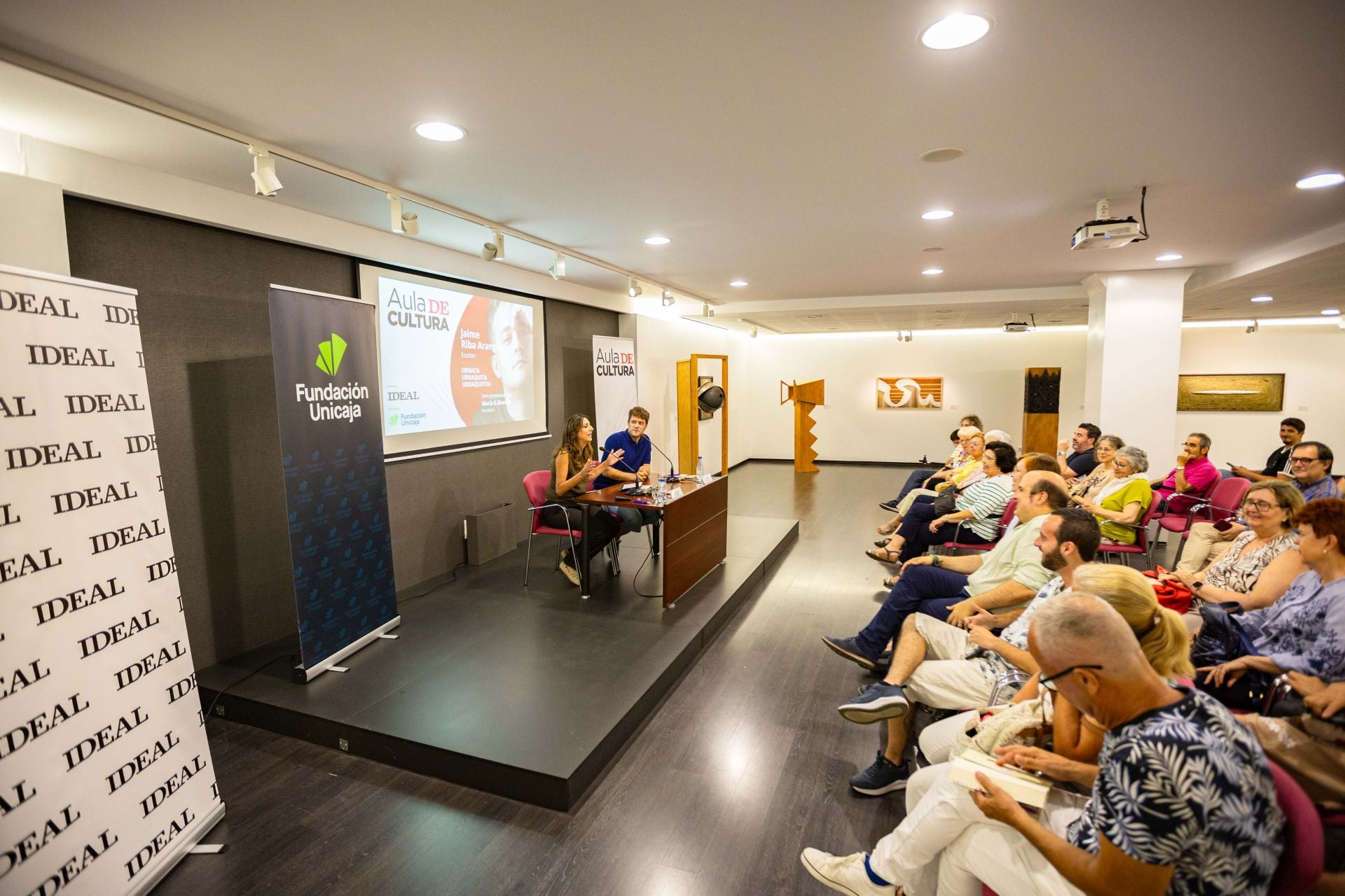 Galería: Jaime Riba en el Aula de Cultura de IDEAL