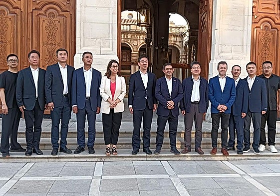 Momento de la recepción a los representantes chinos.