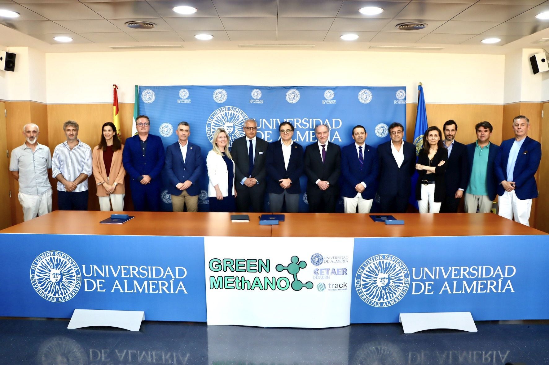 Foto de familia del acto de la puesta en marcha de la Cátedra 'Green Methanol'.