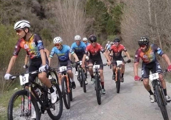 Los corredores, en una prueba del circuito provincial.
