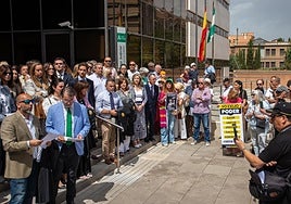 Protesta de los jueces y fiscales a las puertas de los juzgados de la Caleta.