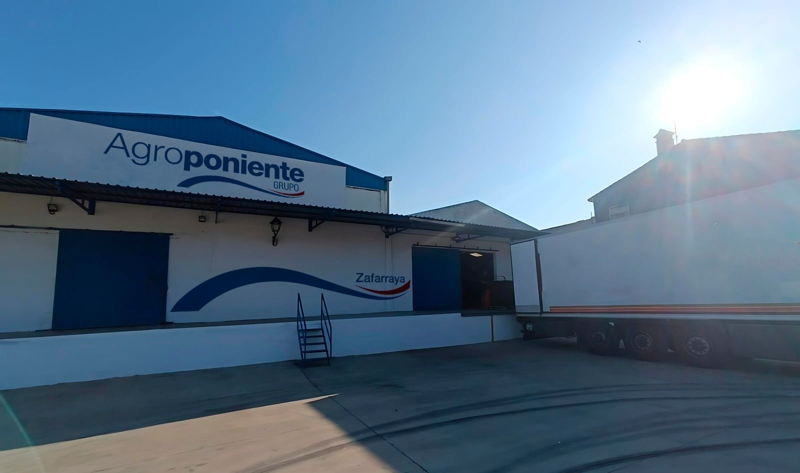 Almacén de Grupo Agroponiente en el municipio de Zafarraya.