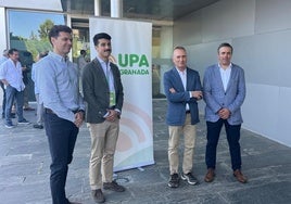 Nicolás Chica Escanes, junto a su padre, Nicolás Chica, flanqueados por los responsables de UPA en Andalucía y Granada.