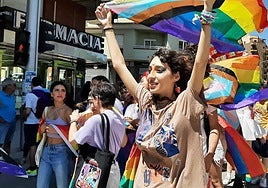 Pie en pared en defensa de las personas LGTBIQ+