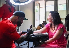 Cerca de 200 artistas de todo el mundo comparten su talento y pasión en la Almería Tattoo Convention