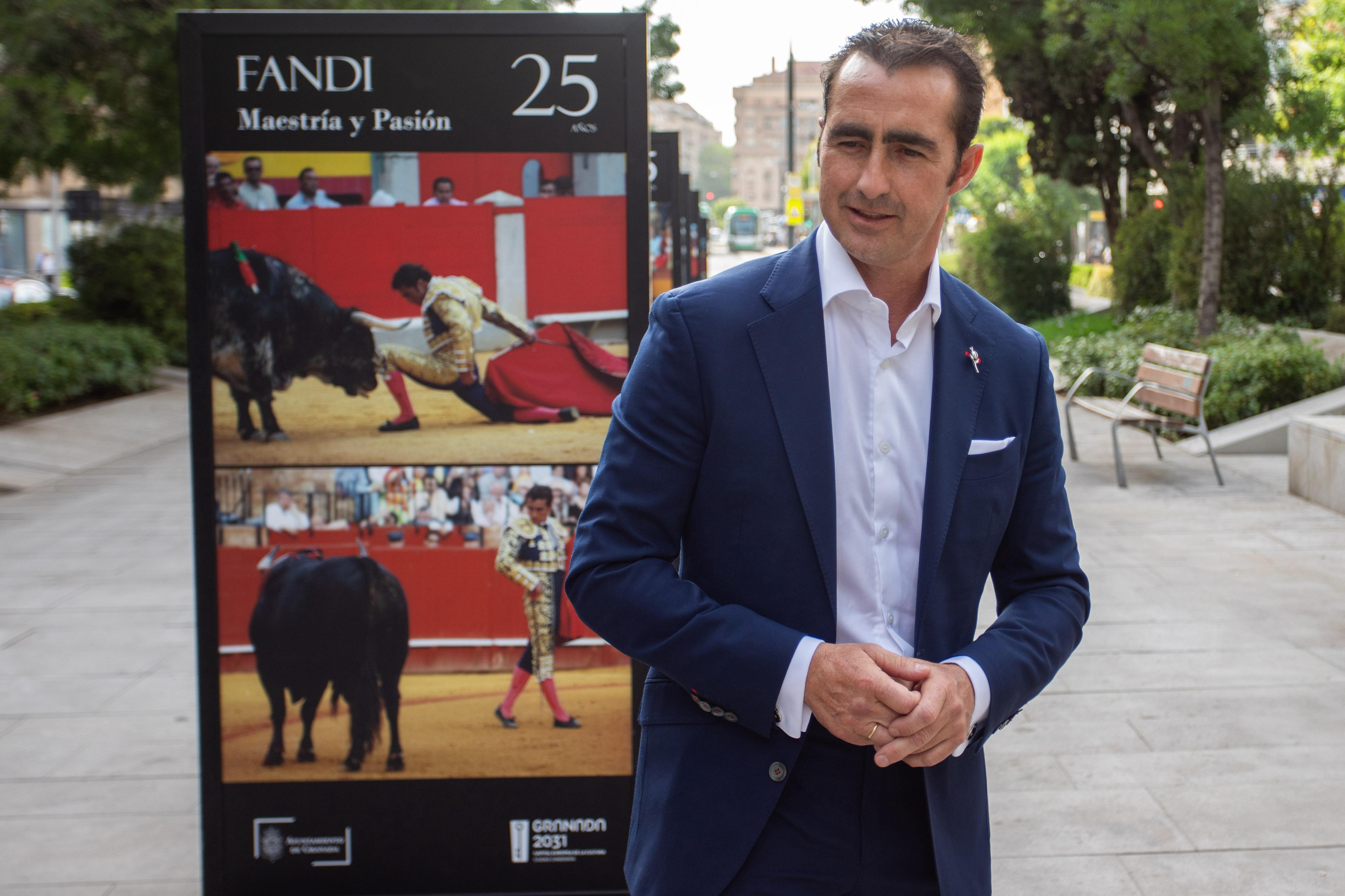 Las imágenes del homenaje a 'El Fandi' en el 25 aniversario de su alternativa