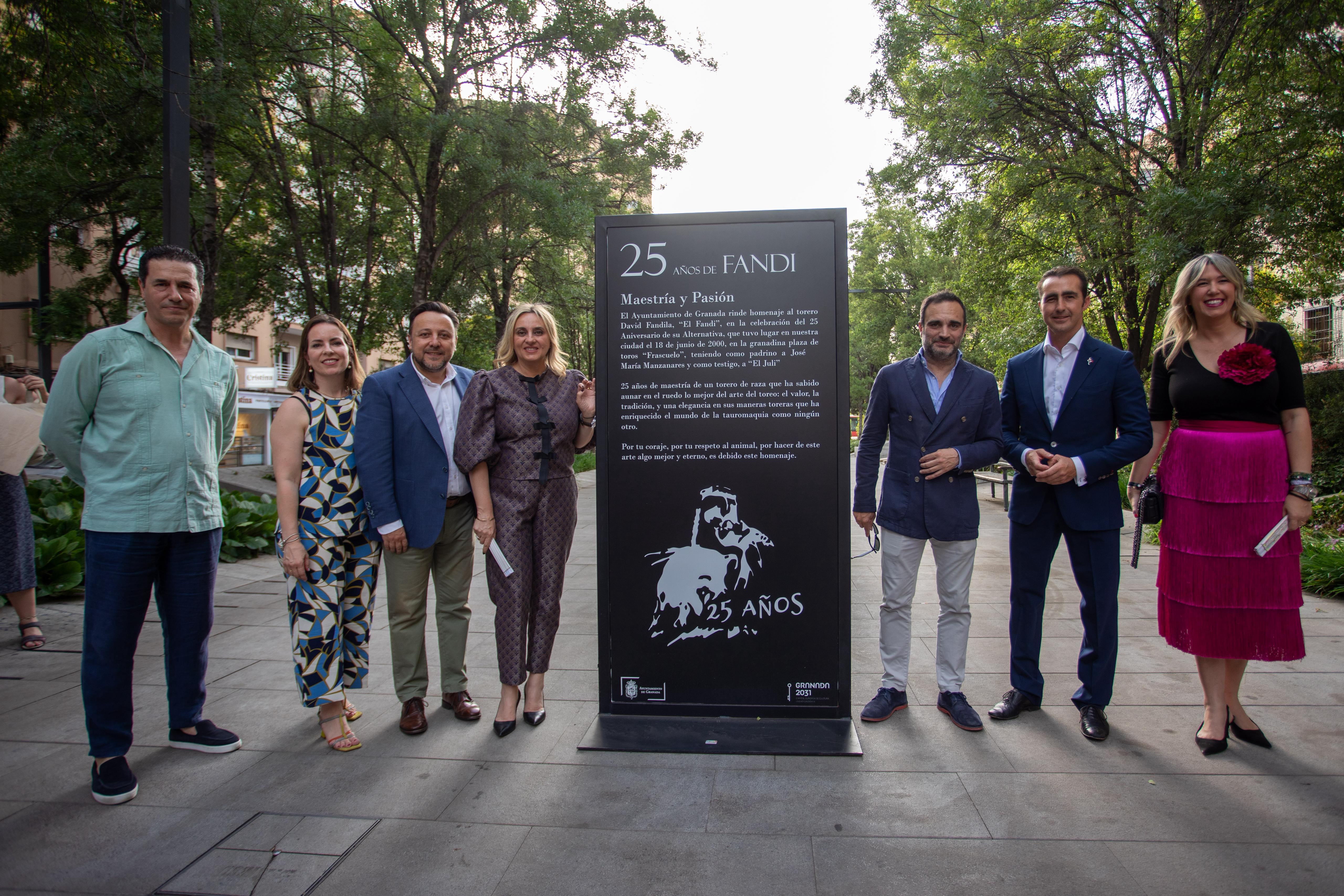 Las imágenes del homenaje a 'El Fandi' en el 25 aniversario de su alternativa
