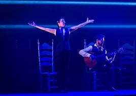 Sara Baras quiso rendir anoche en el Palacio de Congresos un homenaje a Paco de Lucía.