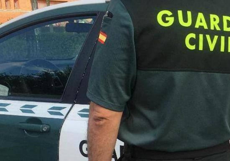 Detenido un hombre por disparar contra una vivienda en Salobreña