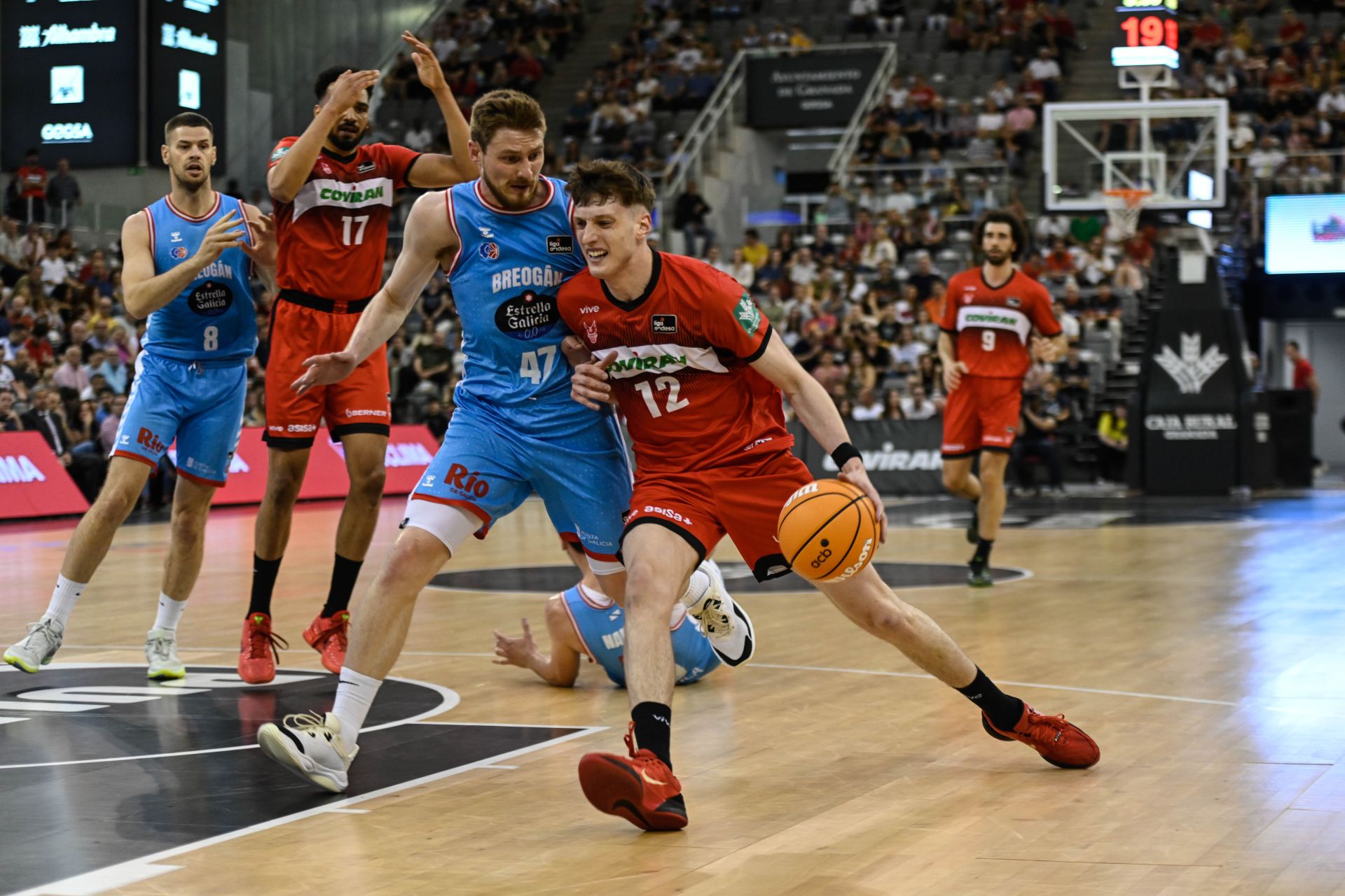El futuro de Agustín Ubal, con el balón, podría dependen de en qué categoría juegue el Covirán.