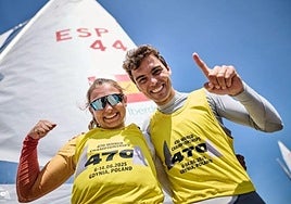 Jordi Xammar celebra el título junto a Marta Cardona.