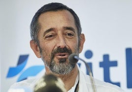 Advierten de la estafa del medicamento que 'promociona' el famoso cirujano Pedro Cavadas