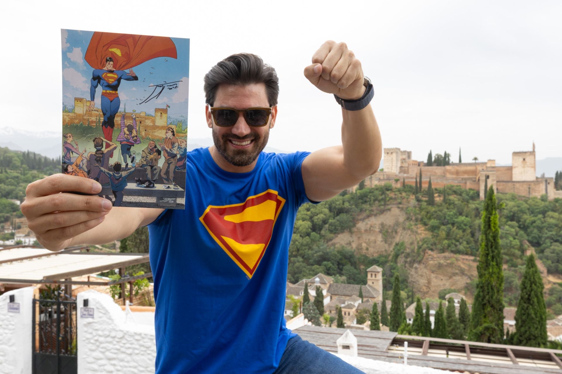 Imagen principal - Jorge Jiménez, en San Nicolás; y Superman, de tapas. 