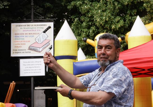 Mateo, con su quintilla de la Feria del Libro.