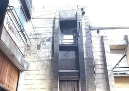 Fachada de la vivienda tras el incendio