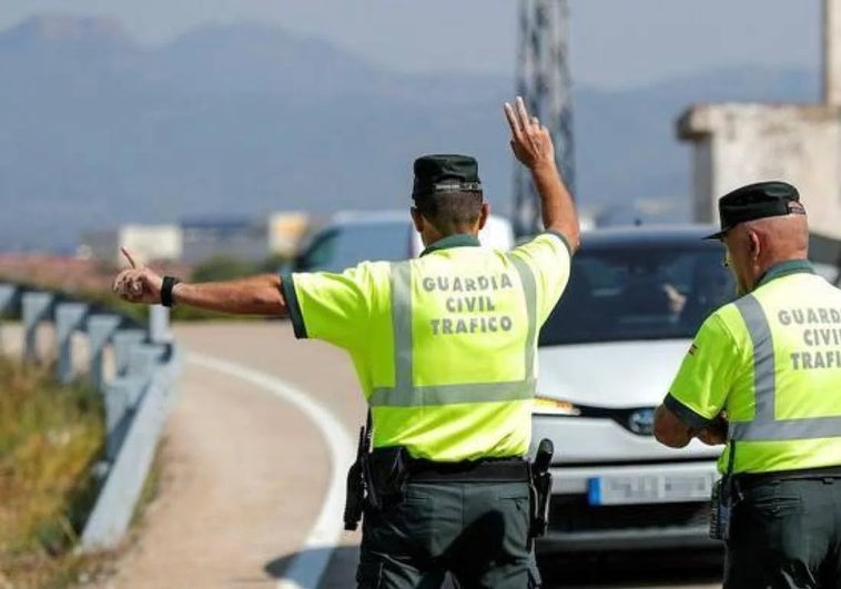 La Guardia Civil vigila hasta la tapa de la gasolina de tu coche: multas de 200 euros