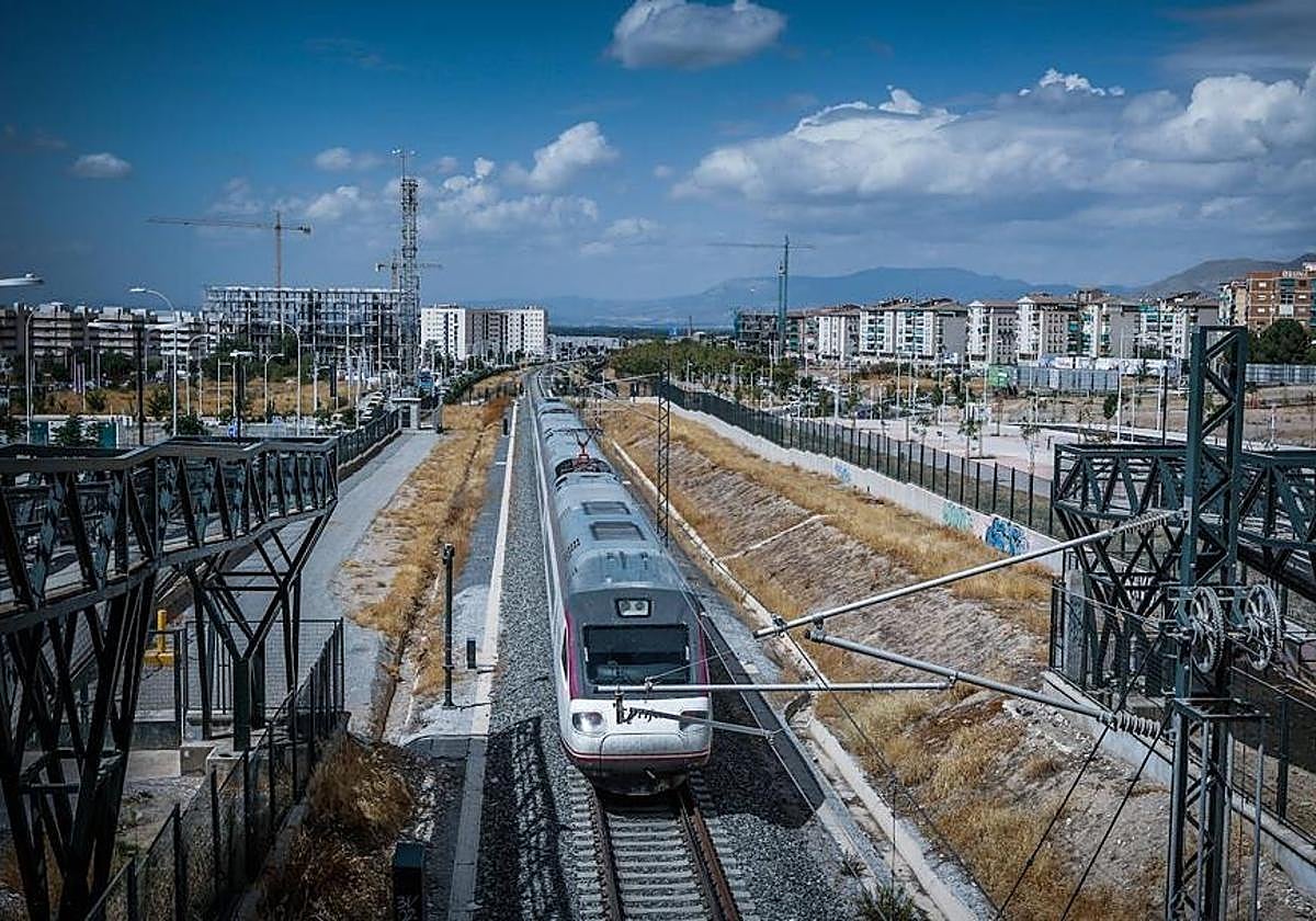 Las instituciones se citan el 26 de junio para una reunión clave para el tren en Granada