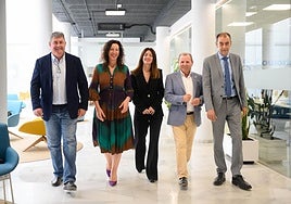 Vicente Milán, María del Mar Vázquez, Rosario Soto, Jerónimo Parra y Jesús Posadas al finalizar la reunión.