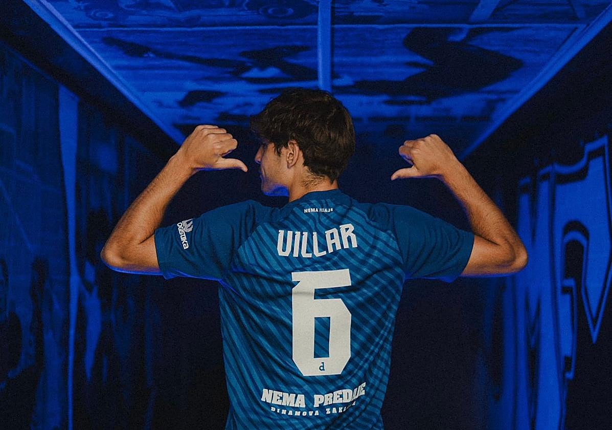 Villar, con su nueva indumentaria.