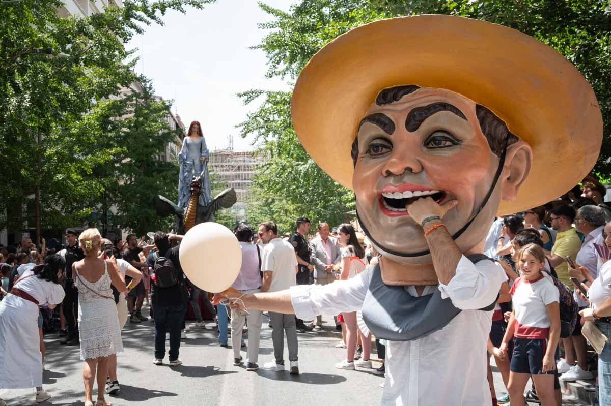 Las imágenes de los granadinos disfrutando de la Tarasca