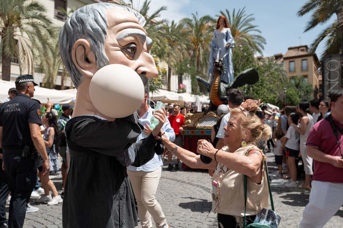 Las imágenes de los granadinos disfrutando de la Tarasca