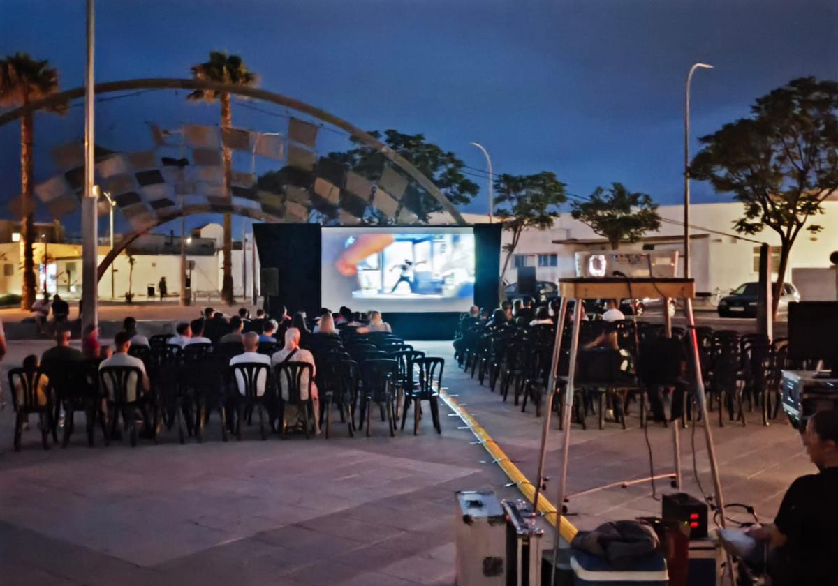 Cine de verano gratis en los núcleos urbanos de Níjar...