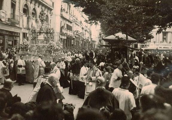 Foto de archivo de procesión de Corpus en Granada