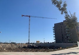 Imagen de archivo de un solar destinado a VPO, ya en construcción.