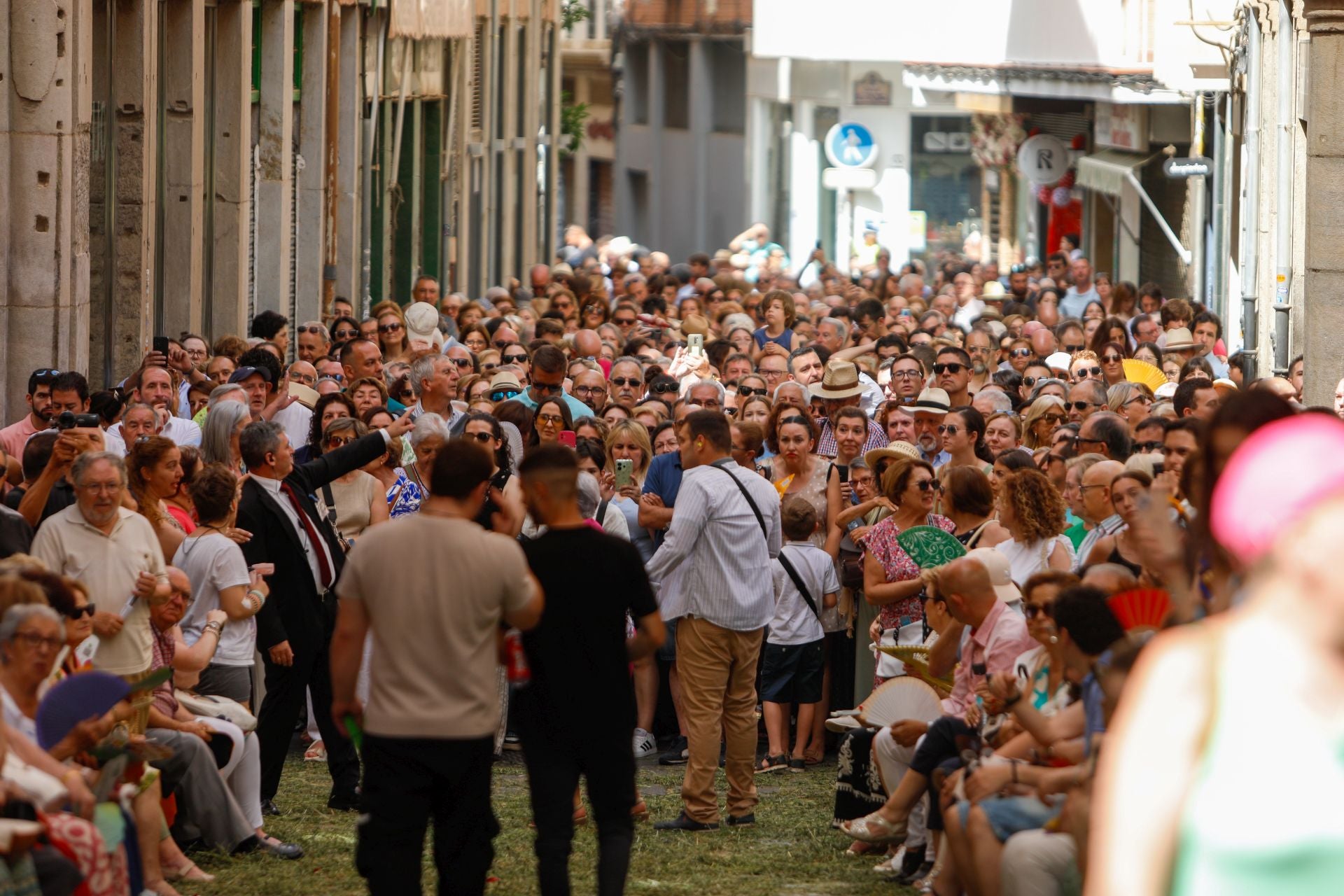 La procesión del Corpus recorre Granada en su día festivo