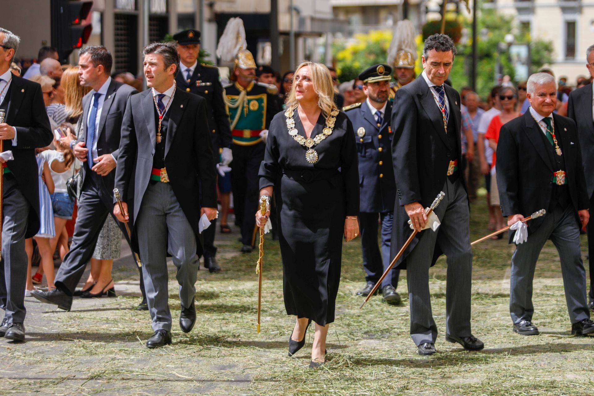 La procesión del Corpus recorre Granada en su día festivo