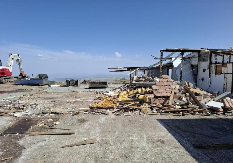 Sierra Nevada reconstruye su restaurante Nevasol, con acceso solo para esquiadores