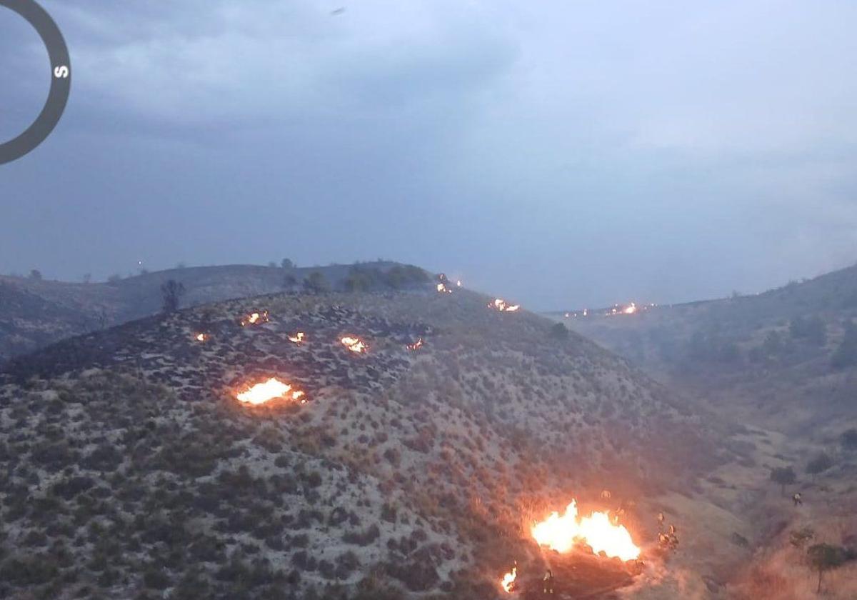 Estabilizado a primera hora el incendio de Peal de Becerro
