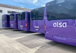 Imagen de archivo de autobuses en Jaén.